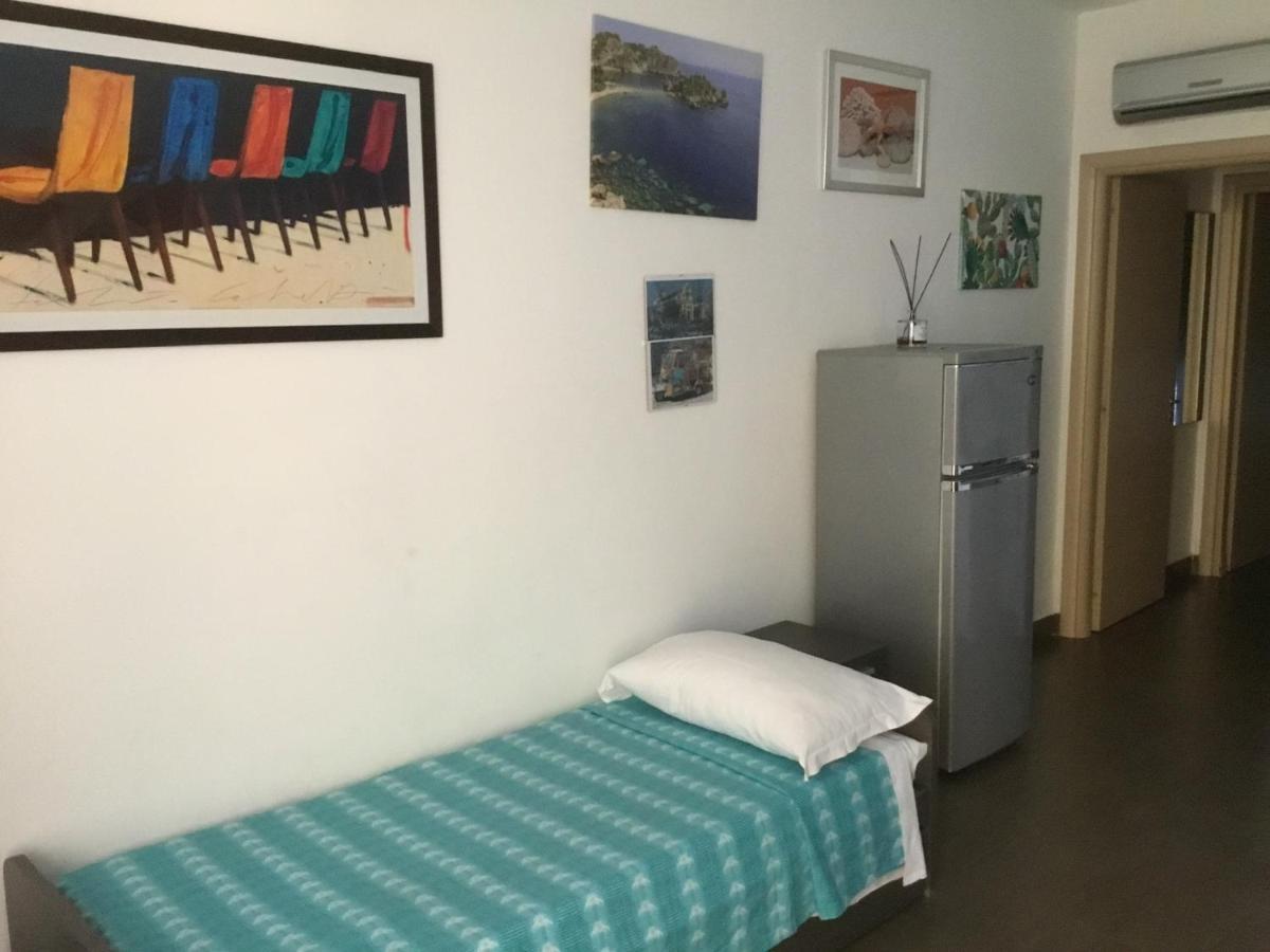 Ferienwohnung Taormina Stationhouse Exterior foto