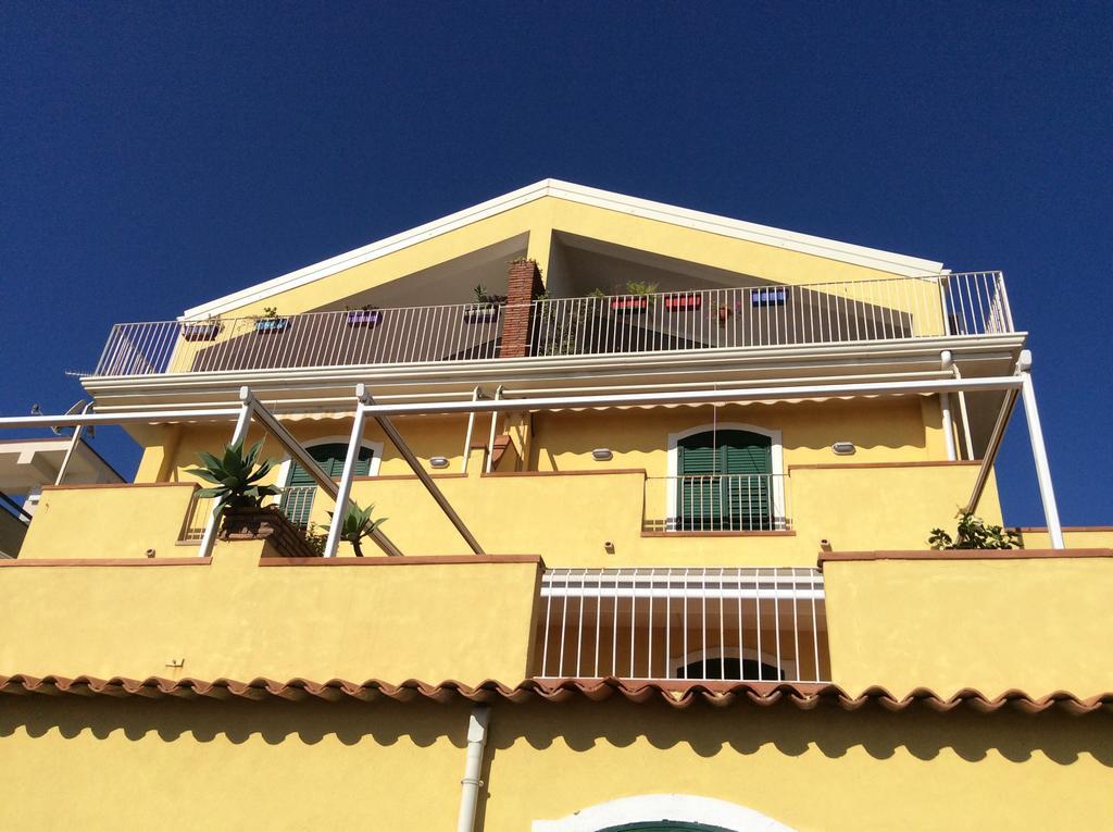 Ferienwohnung Taormina Stationhouse Exterior foto