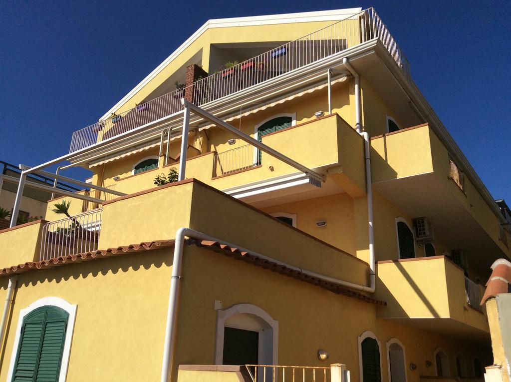 Ferienwohnung Taormina Stationhouse Exterior foto